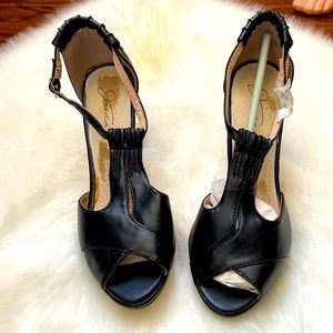 Sexy Jessica strappy high heeled shoes in size 6.5M